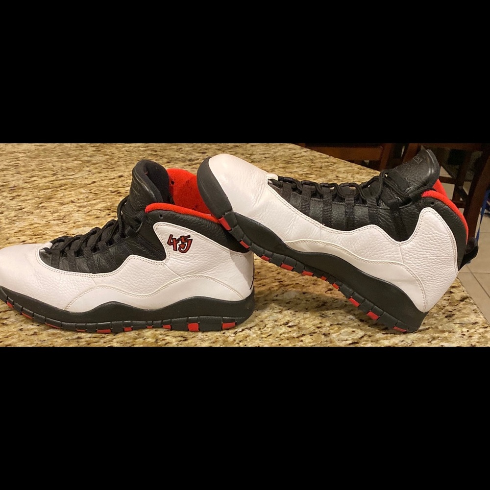 Air Jordan 10 Retro  “Chicago”